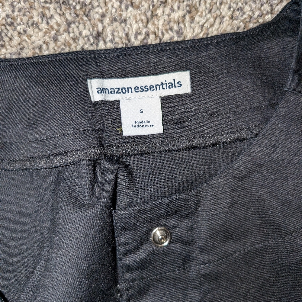 Scrub Jacket Amazon Essentials - Picture 2 of 3